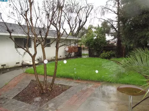 1634 E Bardsley Ave, Tulare, CA 93274 photo 4