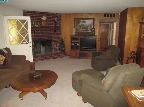 1634 E Bardsley Ave, Tulare, CA 93274 photo 19