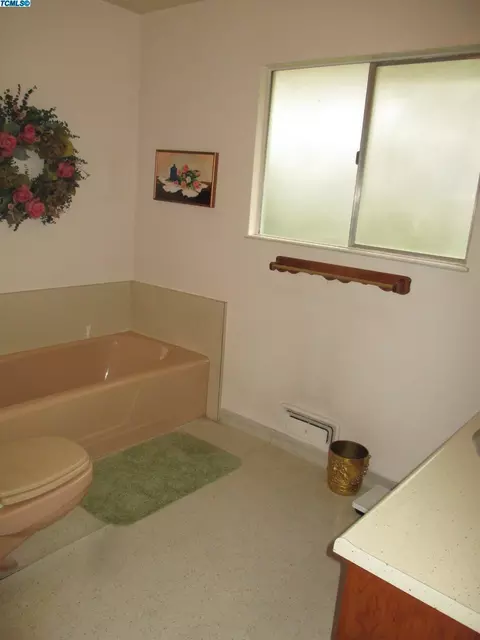1634 E Bardsley Ave, Tulare, CA 93274 photo 23