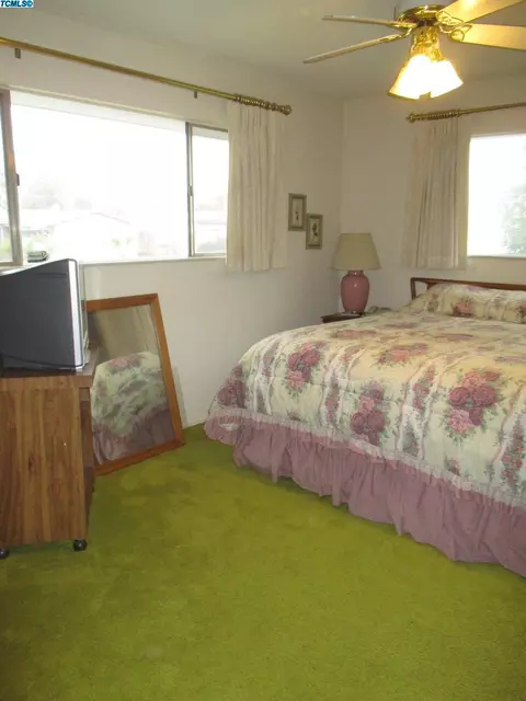 1634 E Bardsley Ave, Tulare, CA 93274 photo 28