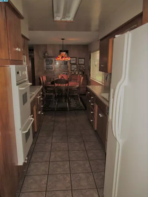 1634 E Bardsley Ave, Tulare, CA 93274 photo 15