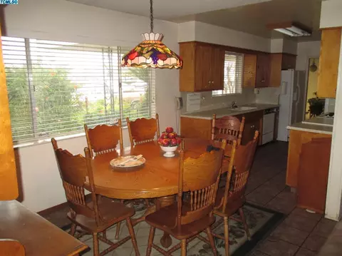 1634 E Bardsley Ave, Tulare, CA 93274 photo 14