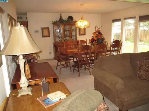 1634 E Bardsley Ave, Tulare, CA 93274 photo 17