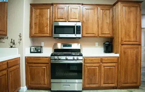 1709 Arneis Ave, Tulare, CA 93274 photo 17