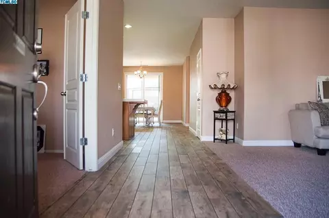 1709 Arneis Ave, Tulare, CA 93274 photo 8