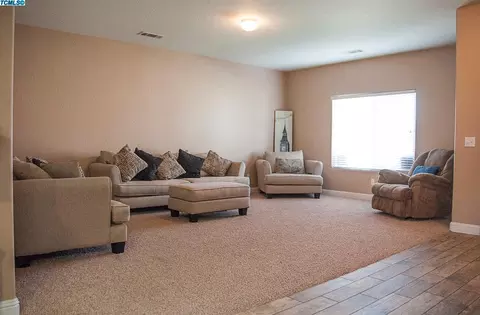 1709 Arneis Ave, Tulare, CA 93274 photo 10