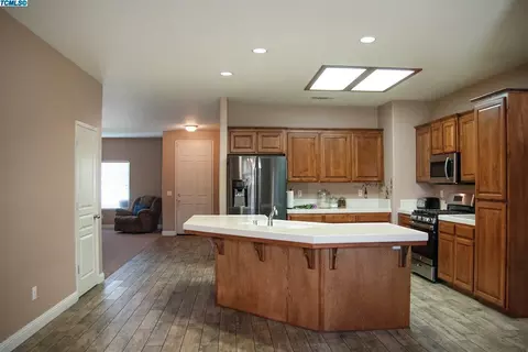 1709 Arneis Ave, Tulare, CA 93274 photo 13