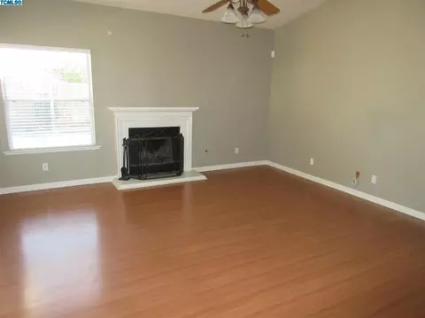 1489 Hawthorn St, Lemoore, CA 93245 photo 10