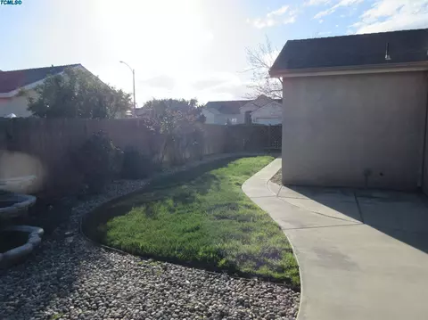 1489 Hawthorn St, Lemoore, CA 93245 photo 23