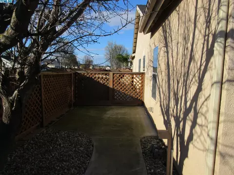 1489 Hawthorn St, Lemoore, CA 93245 photo 24