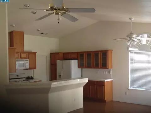 4136 E Laurel Ave, Visalia, CA 93292 photo 3