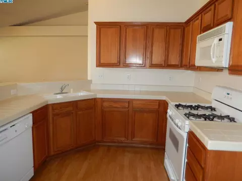 4028 E Meadow Ave, Visalia, CA 93292 photo 5