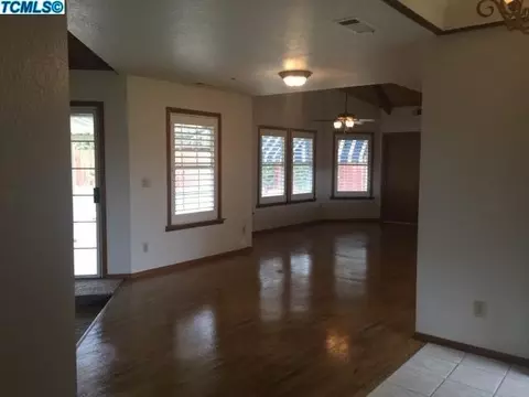 303 S Cornucopia, Exeter, CA 93221 photo 6