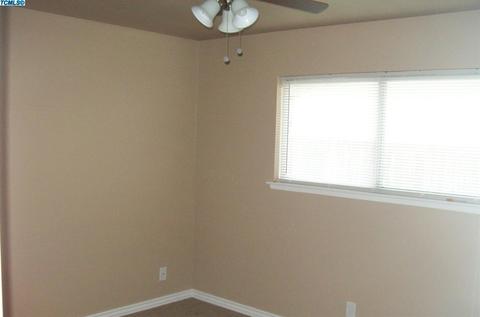 534 Nelson St, Exeter, CA 93221 photo 4