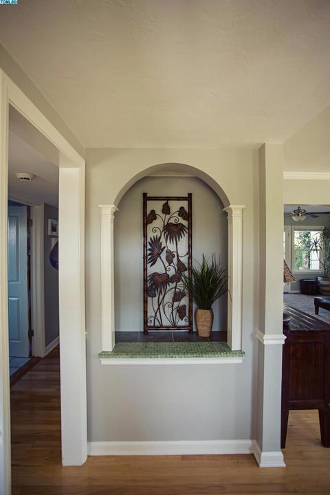 1032 W Iris Ave, Visalia, CA 93277 photo 9