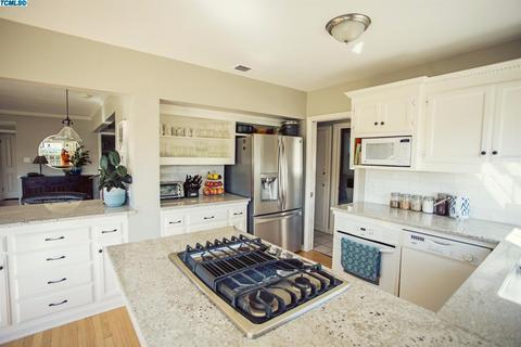 1032 W Iris Ave, Visalia, CA 93277 photo 39