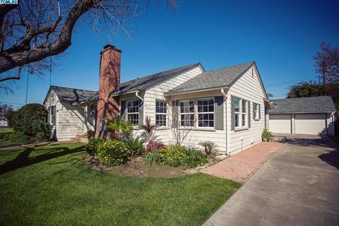 1032 W Iris Ave, Visalia, CA 93277 photo 2