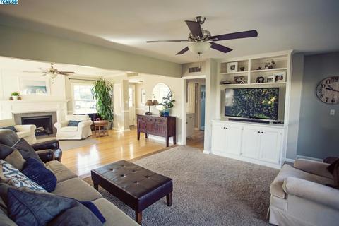 1032 W Iris Ave, Visalia, CA 93277 photo 19