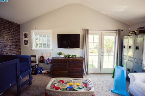 1032 W Iris Ave, Visalia, CA 93277 photo 80