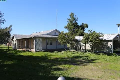504 E Beacon Ave, Tulare, CA 93274 photo 15
