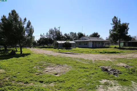 504 E Beacon Ave, Tulare, CA 93274 photo 21