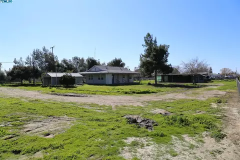 504 E Beacon Ave, Tulare, CA 93274 photo 19