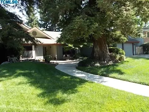 228 E Dorothea Ct, Visalia, CA 93277 photo 3