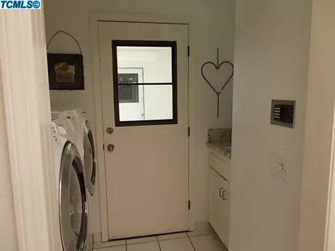 228 E Dorothea Ct, Visalia, CA 93277 photo 15