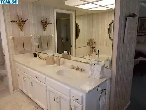 228 E Dorothea Ct, Visalia, CA 93277 photo 25