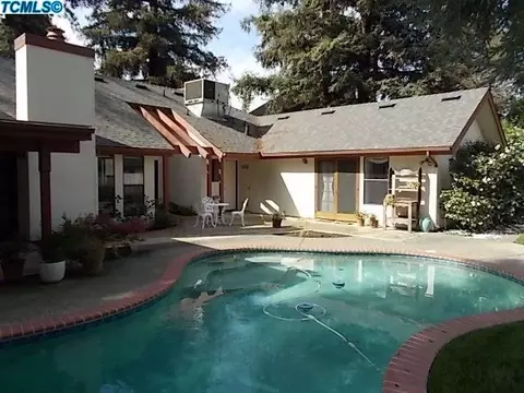 228 E Dorothea Ct, Visalia, CA 93277 photo 1