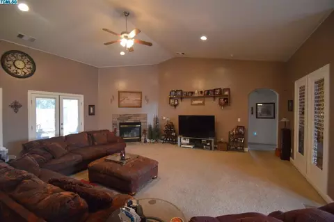 630 Joyner Ave, Exeter, CA 93221 photo 9