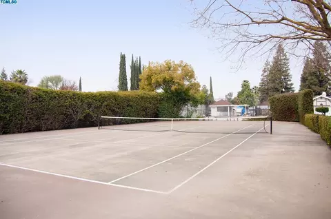 1336 E Castleview Ave, Visalia, CA 93292 photo 35