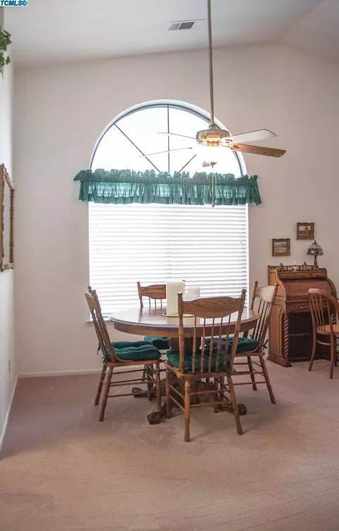 1336 E Castleview Ave, Visalia, CA 93292 photo 13