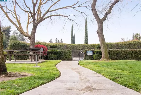 1336 E Castleview Ave, Visalia, CA 93292 photo 34