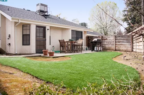 1336 E Castleview Ave, Visalia, CA 93292 photo 27