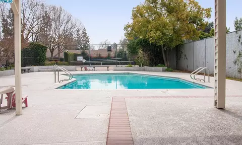 1336 E Castleview Ave, Visalia, CA 93292 photo 32