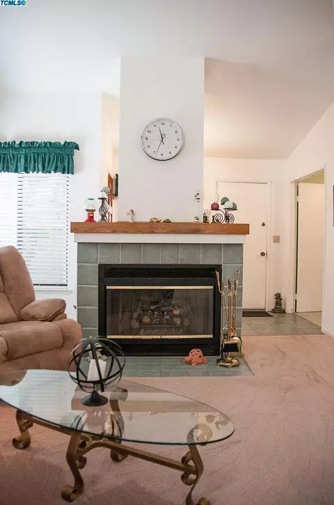 1336 E Castleview Ave, Visalia, CA 93292 photo 12