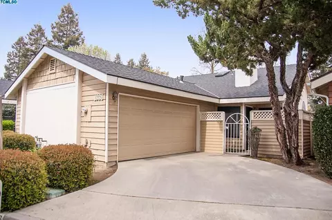 1336 E Castleview Ave, Visalia, CA 93292 photo 1