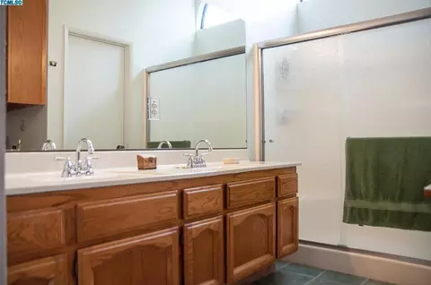 1336 E Castleview Ave, Visalia, CA 93292 photo 18