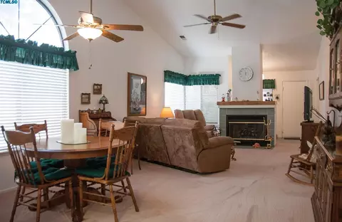 1336 E Castleview Ave, Visalia, CA 93292 photo 10