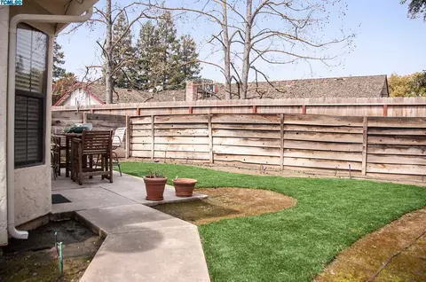 1336 E Castleview Ave, Visalia, CA 93292 photo 30