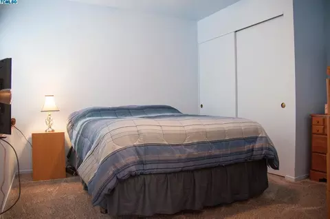 1336 E Castleview Ave, Visalia, CA 93292 photo 24