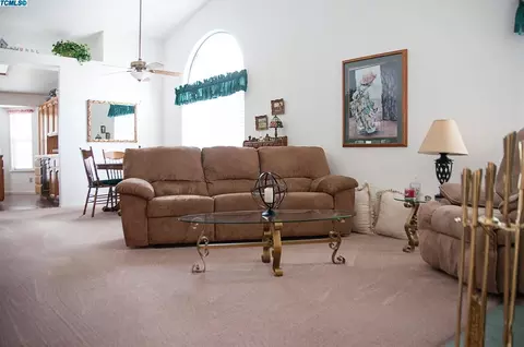 1336 E Castleview Ave, Visalia, CA 93292 photo 11
