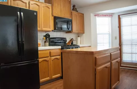 1336 E Castleview Ave, Visalia, CA 93292 photo 23
