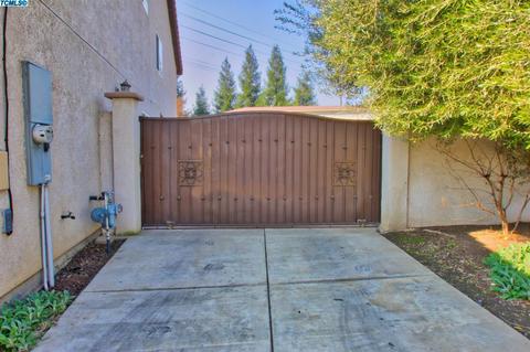 2143 E Arlen Ave, Visalia, CA 93292 photo 9