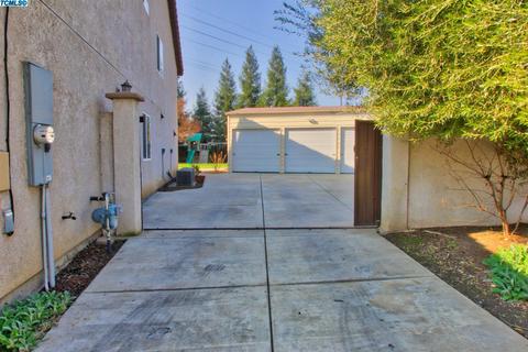 2143 E Arlen Ave, Visalia, CA 93292 photo 10