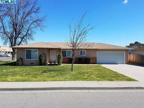 5 W Spring Ln, Lemoore, CA 93245 photo 2