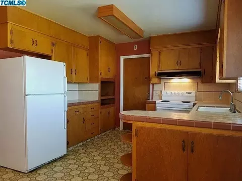 5 W Spring Ln, Lemoore, CA 93245 photo 6