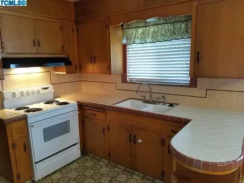 5 W Spring Ln, Lemoore, CA 93245 photo 7