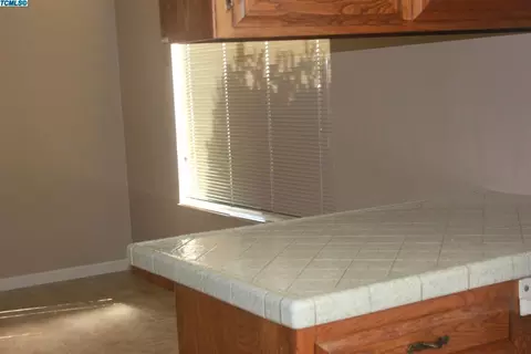 1016 E Feemster Ave, Visalia, CA 93292 photo 8